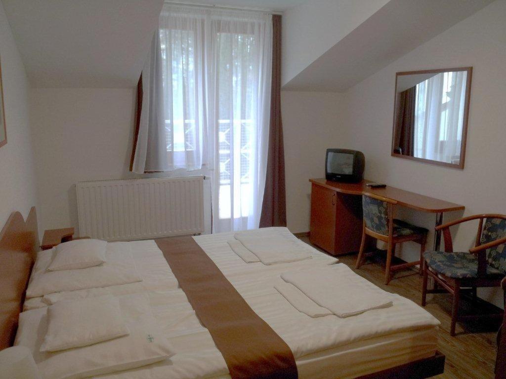 Fenyves Hotel בקשצ'אבה מראה חיצוני תמונה