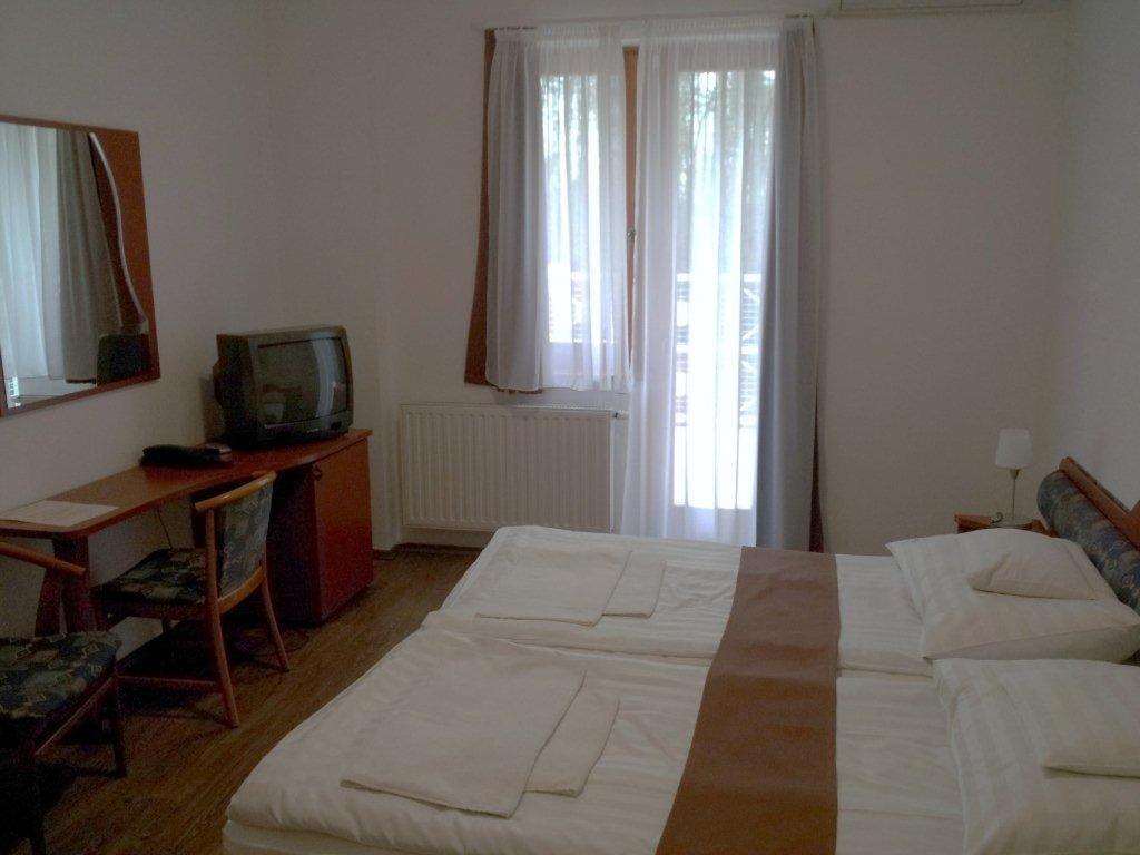 Fenyves Hotel בקשצ'אבה מראה חיצוני תמונה